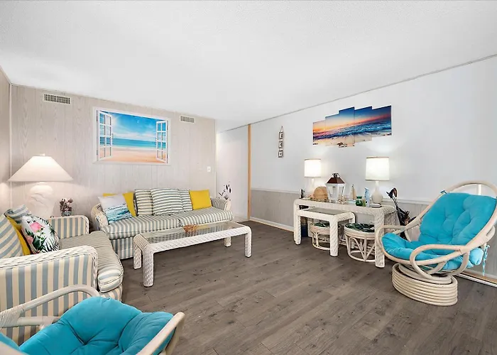 2 Bedroom, 3rd Floor With Great Views! Holiday home