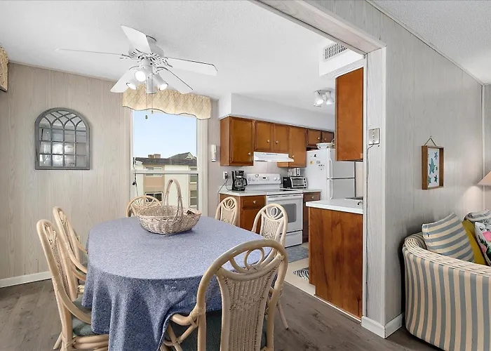 2 Bedroom, 3rd Floor With Great Views! Holiday home Ocean City