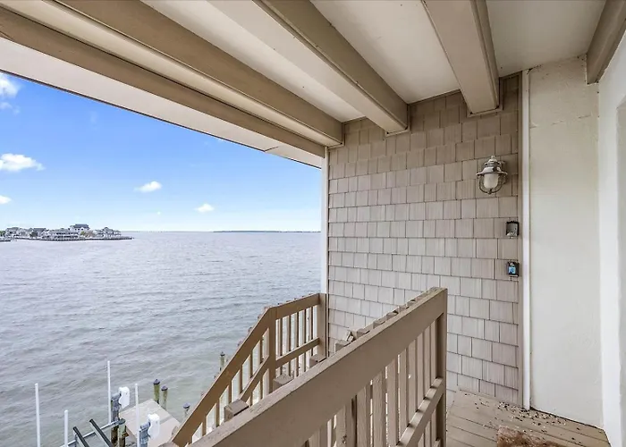 2 Bedroom, 3rd Floor With Great Views! Holiday home